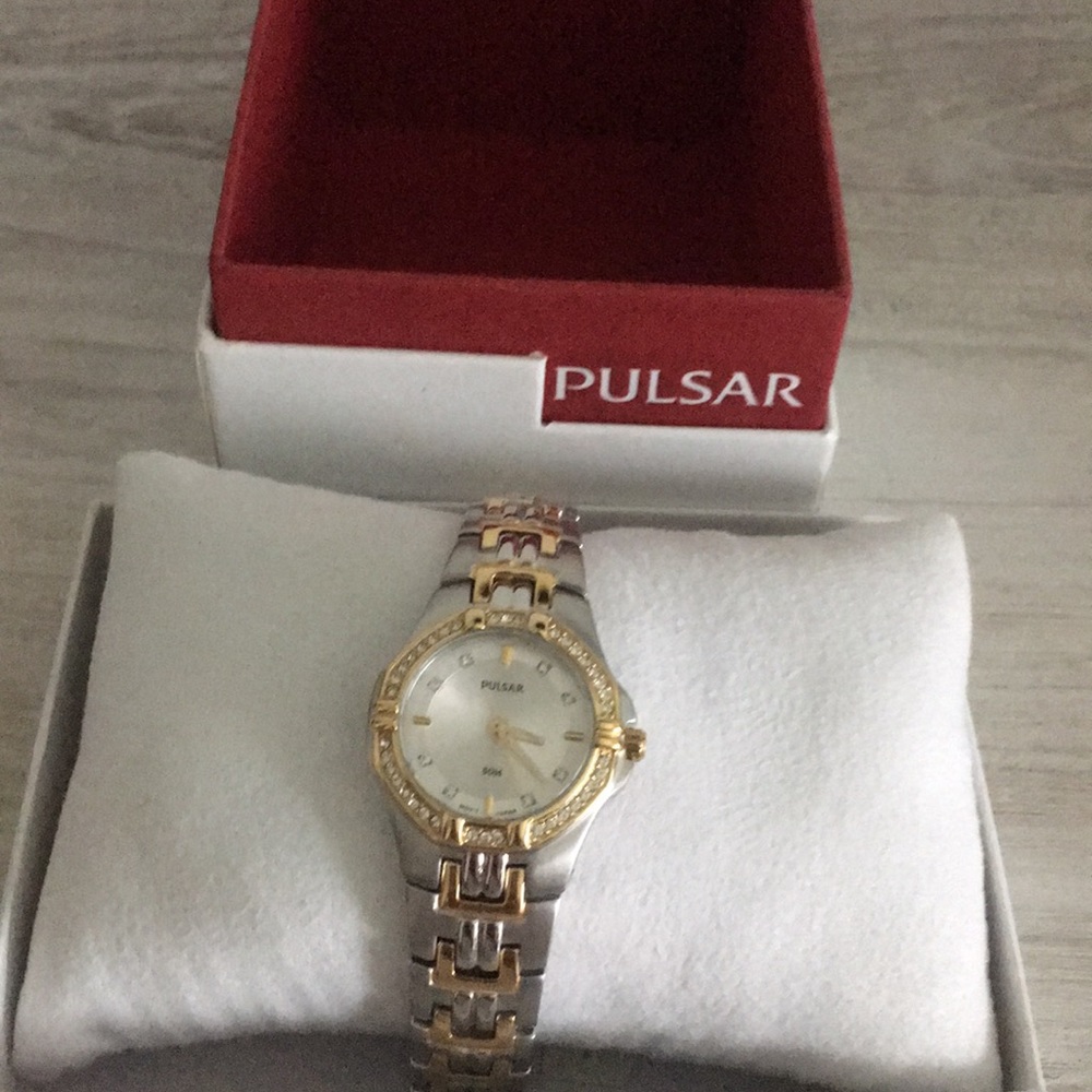 Watch - Picture 2 of 2